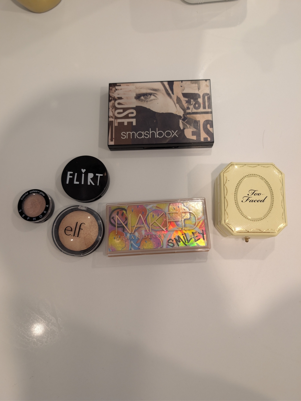 Assorted Women’s Makeup Set - Picture 2 of 6